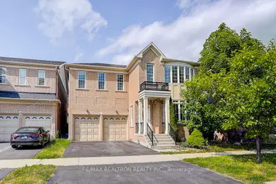 Detached in Richmond Hill