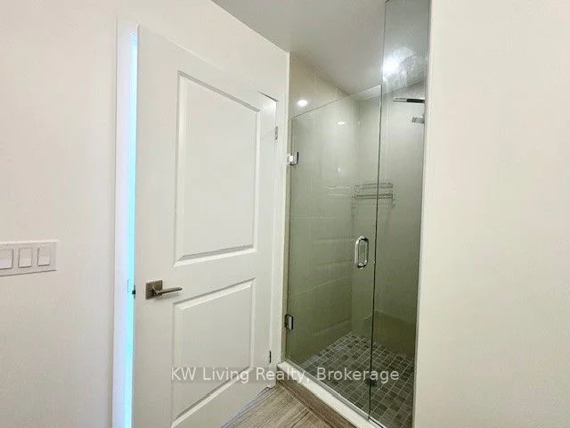 75 Oneida Crescent 1703, Richmond Hill, ON L4B 0H3
