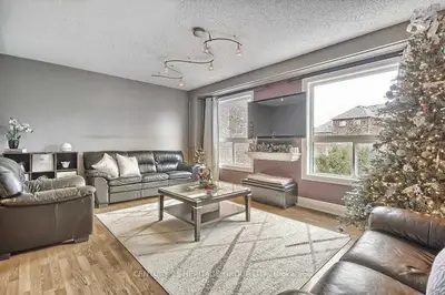 Att/Row/Townhouse in Aurora