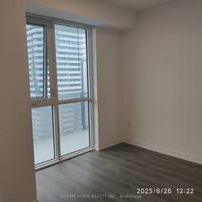Condo Apartment in Vaughan