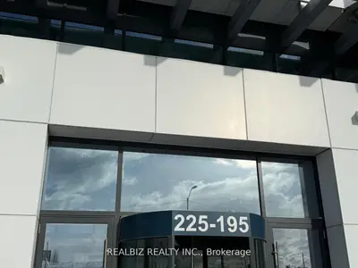Condo Apartment in Vaughan