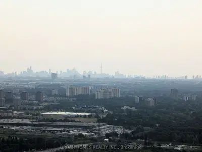 Condo Apartment in Vaughan