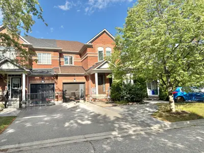 Att/Row/Townhouse in Aurora