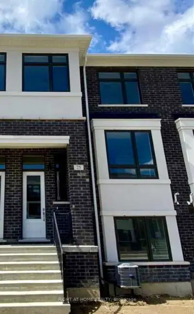 Condo Townhouse in Richmond Hill