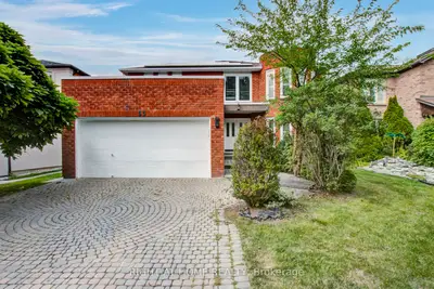 Detached in Richmond Hill