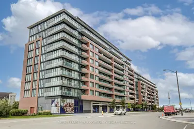 Condo Apartment in Vaughan