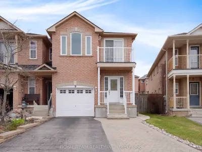 Att/Row/Townhouse in Richmond Hill