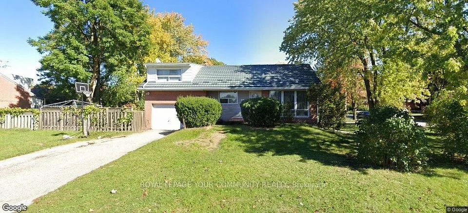 261 Essex Avenue, Richmond Hill, On L4c 2c3