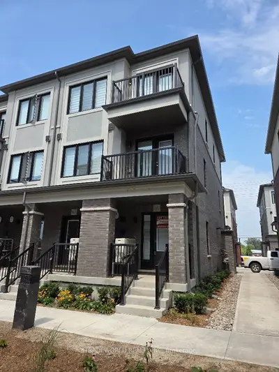 Condo Townhouse in Richmond Hill