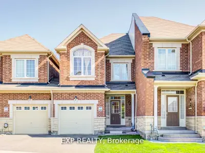 Att/Row/Townhouse in Richmond Hill
