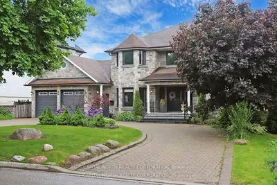 Detached in Richmond Hill