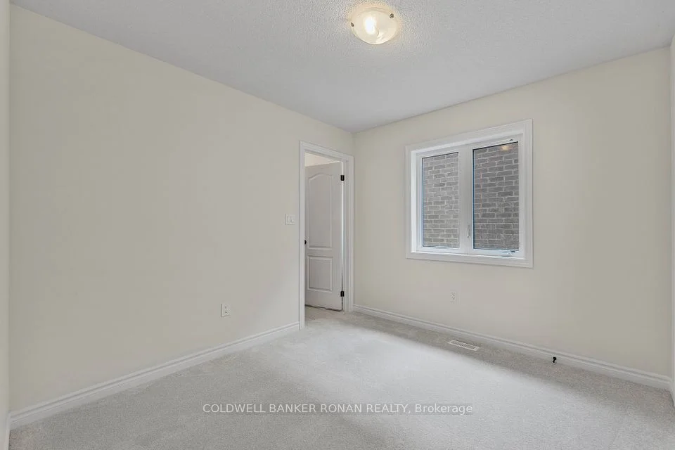 23 Fenn Crescent, New Tecumseth, ON L9R 1V4