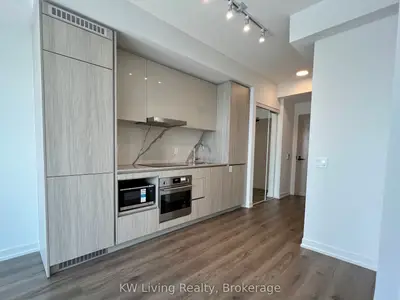 Condo Apartment in Vaughan