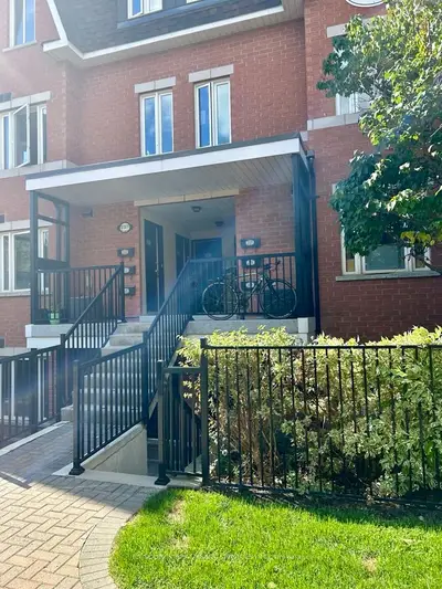 Condo Townhouse in Markham