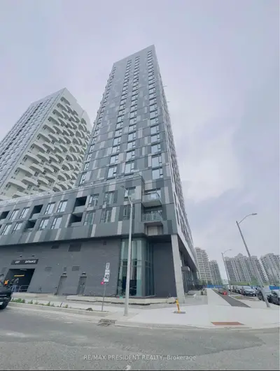 Common Element Condo in Vaughan