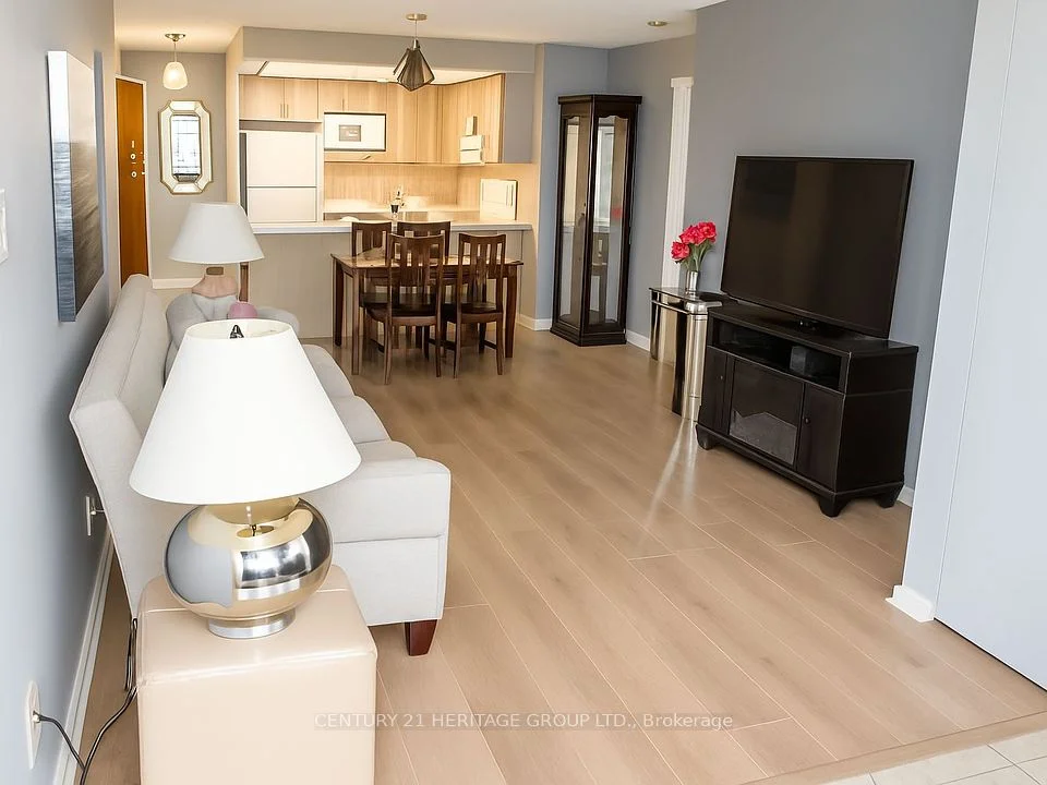 900 Bogart Mill Trail 320, Newmarket, ON L3Y 8V5
