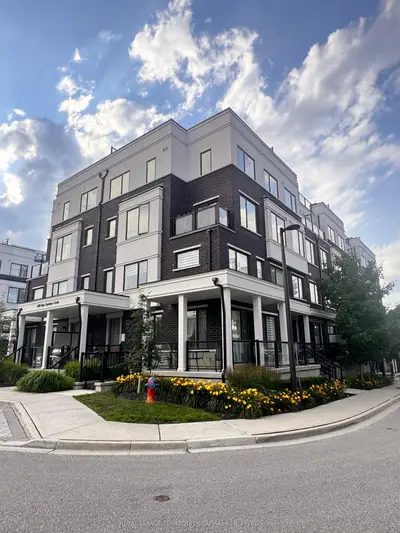 Condo Townhouse in Aurora