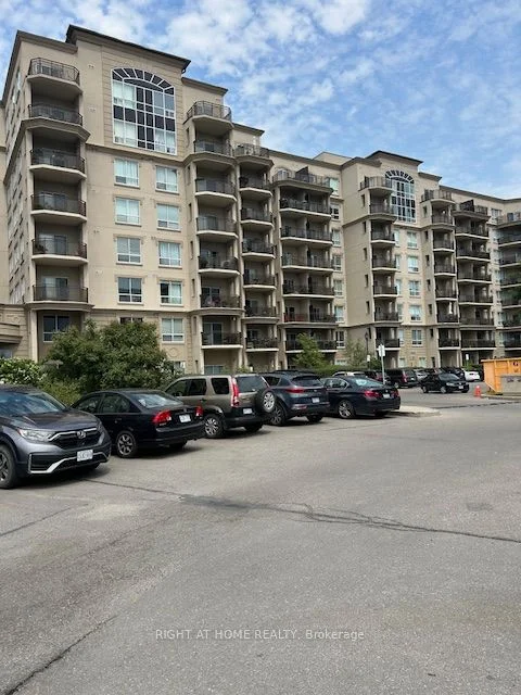 2 Maison Parc Court 403, Vaughan, On L4j 9k4