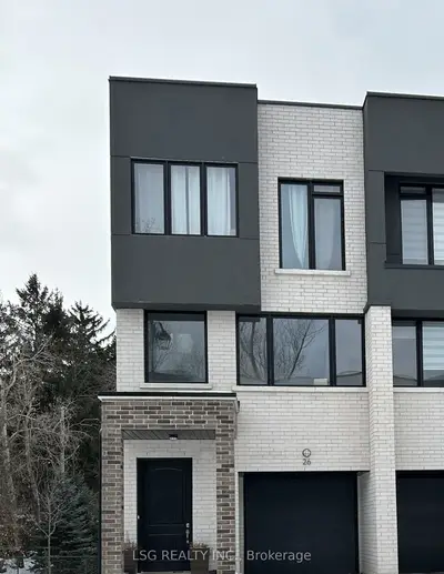 Semi-Detached in Richmond Hill