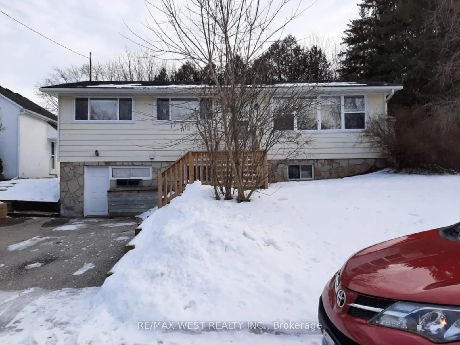 336 Ontario Street, Newmarket, ON L3Y 2K3