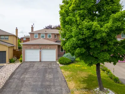 Detached in Richmond Hill