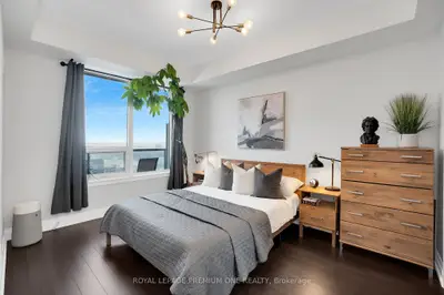 Condo Apartment in Vaughan