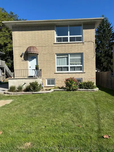 Triplex in Newmarket