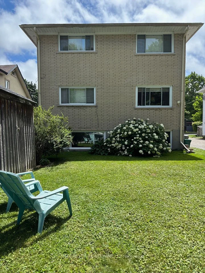 363 Andrew Street, Newmarket, ON L3Y 1H5