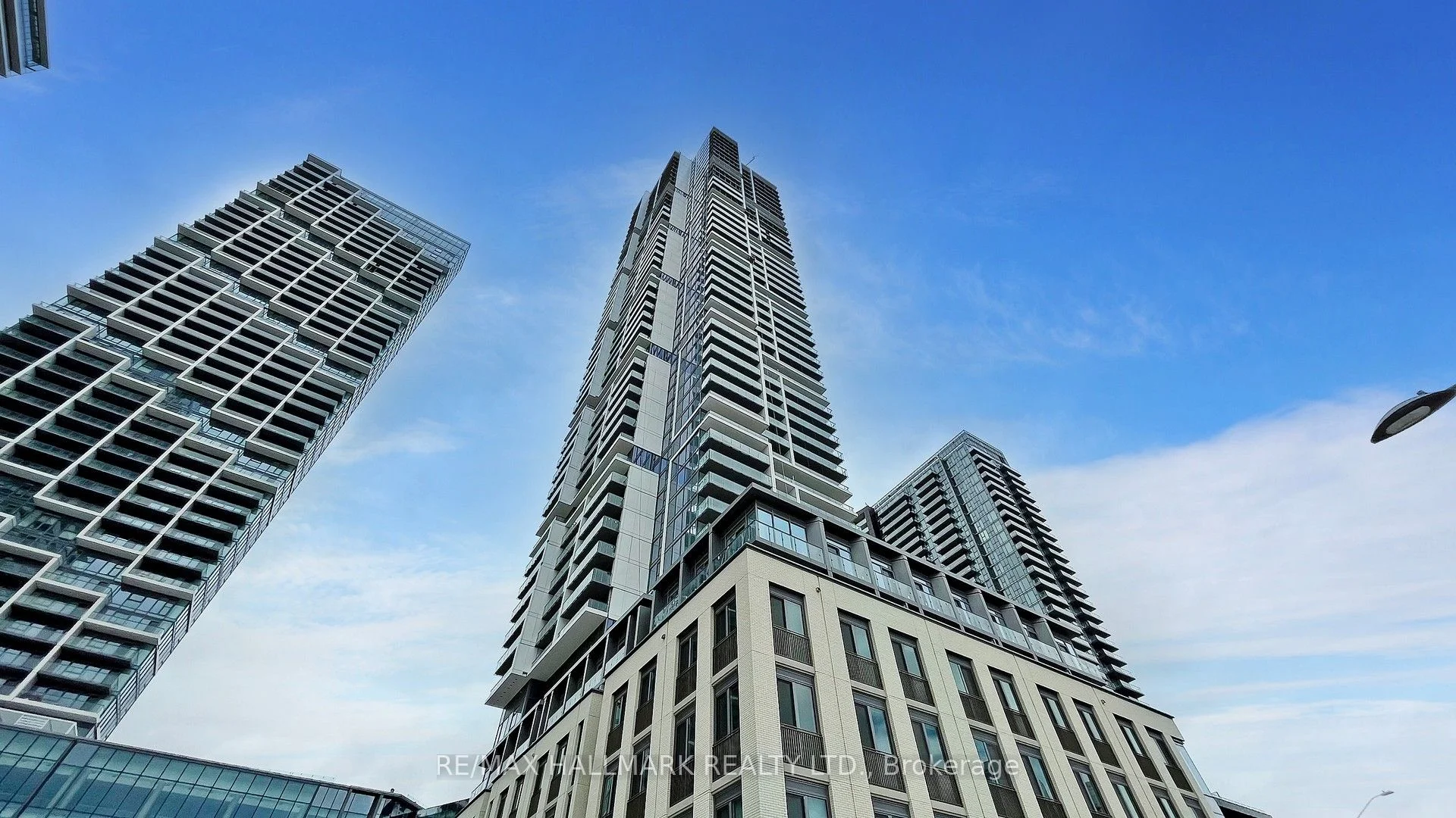 Condo Apartment in Vaughan