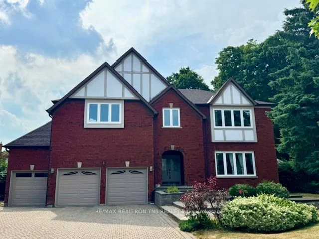 16 Chaplin Court, Richmond Hill, On L4b 2y1