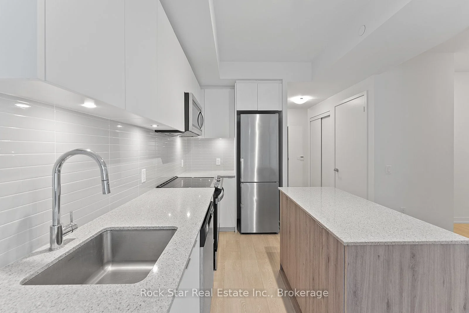 8868 Yonge Street 226E, Richmond Hill, ON L4C 1Z8