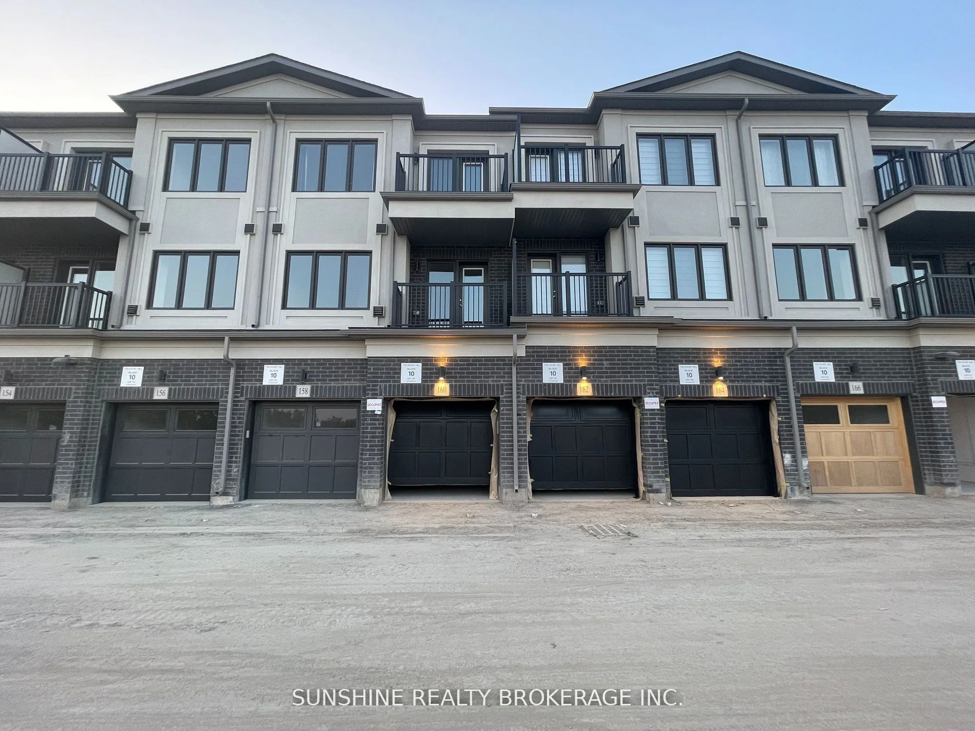 Condo Townhouse in Richmond Hill