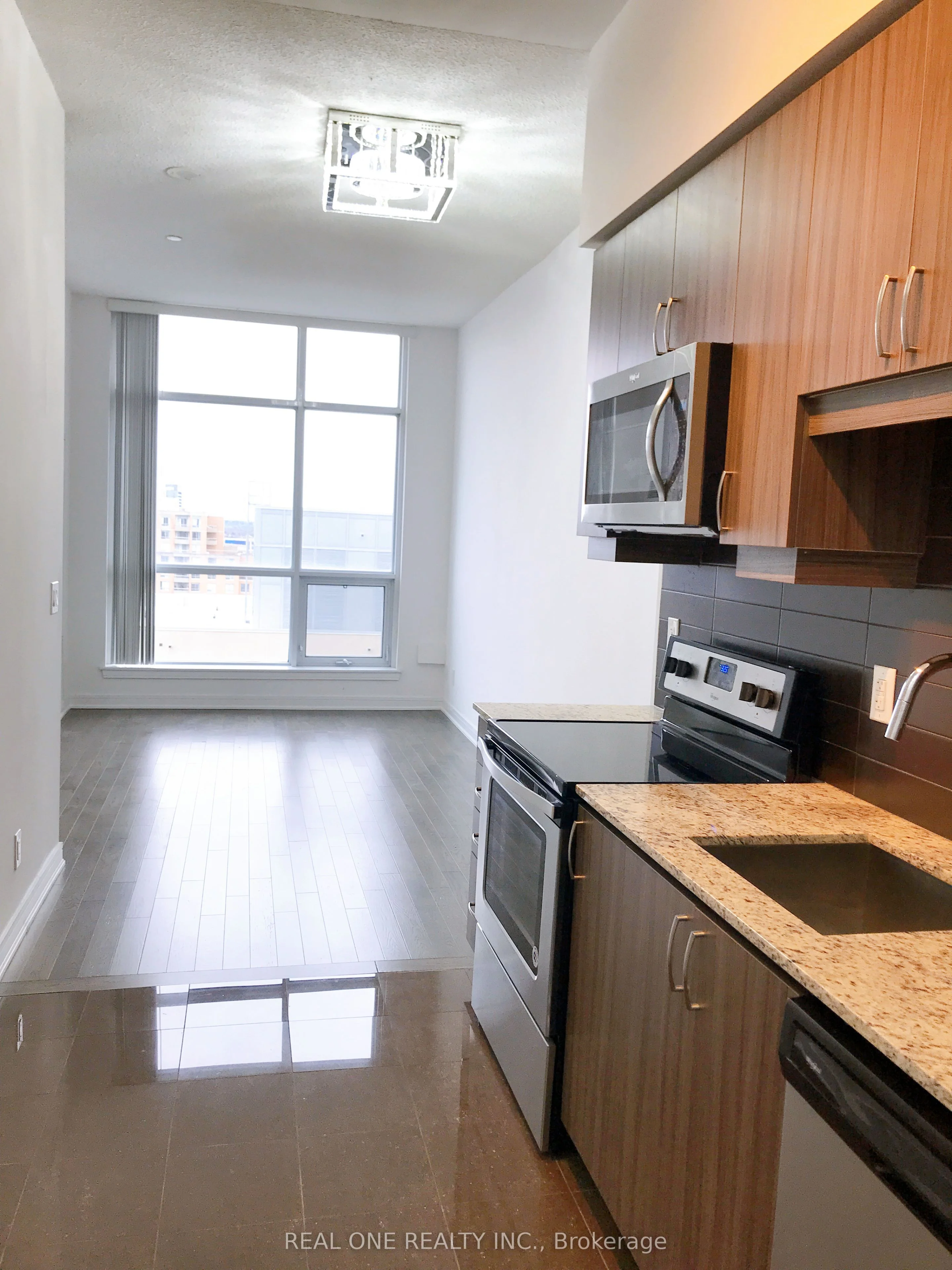 Condo Apartment in Richmond Hill