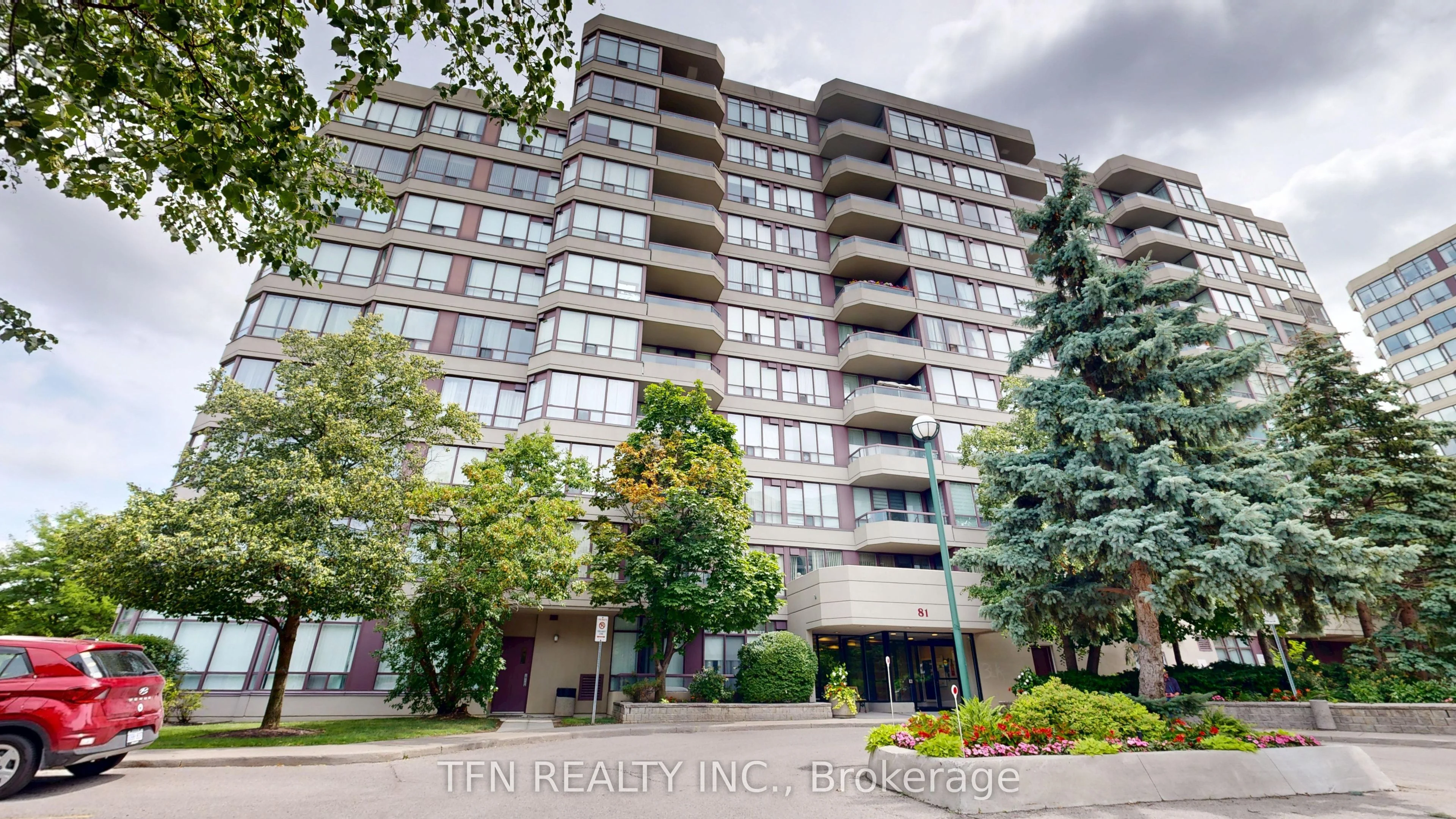 Condo Apartment in Vaughan