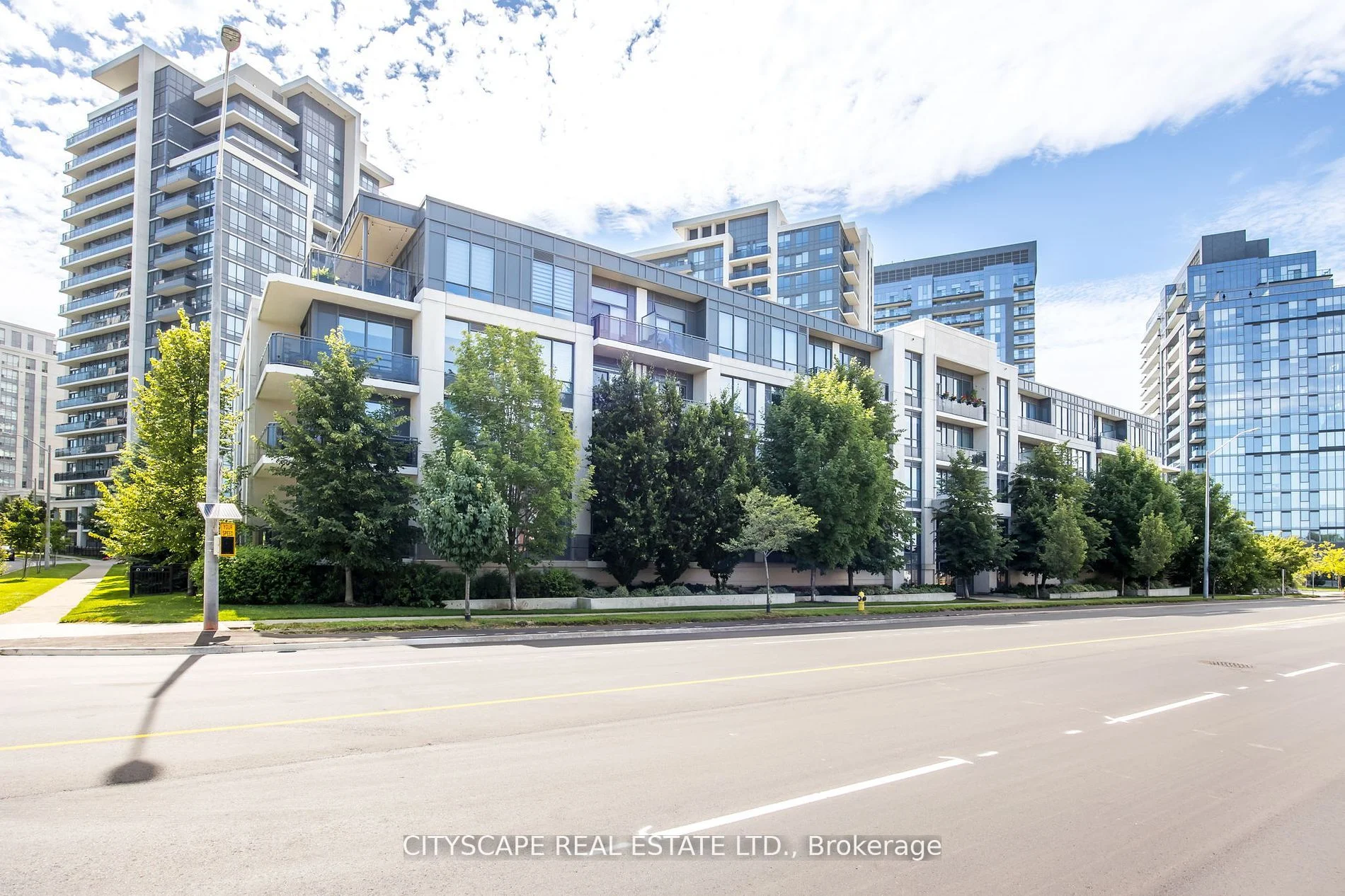 95 North Park Road 319, Vaughan, On L4j 0j1