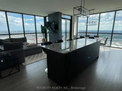 Condo Apartment in Vaughan