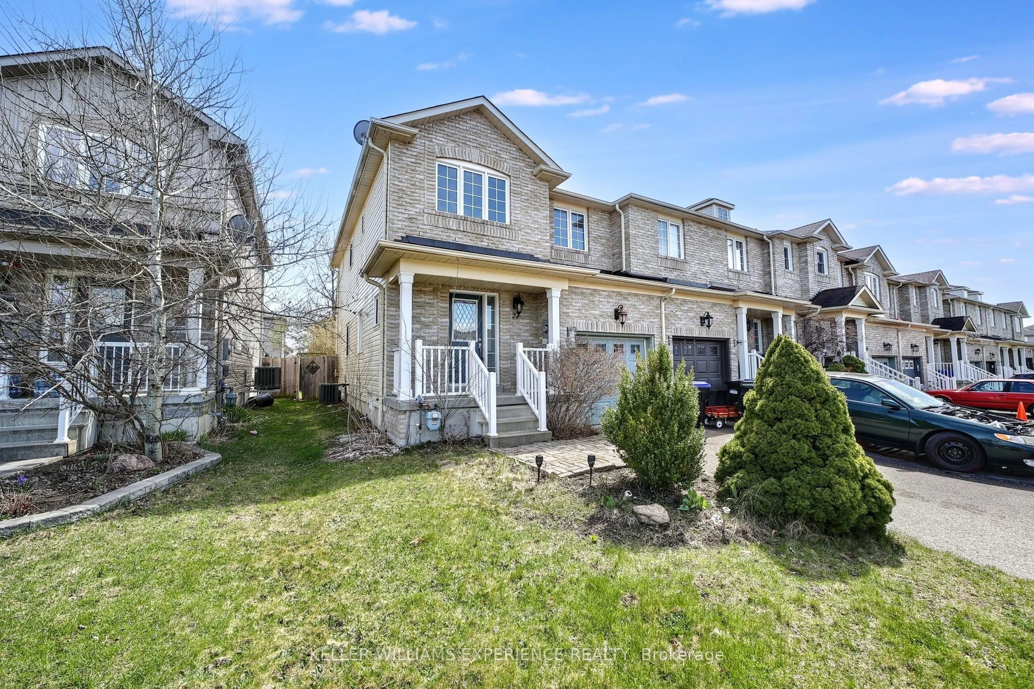 Att/Row/Townhouse in Essa