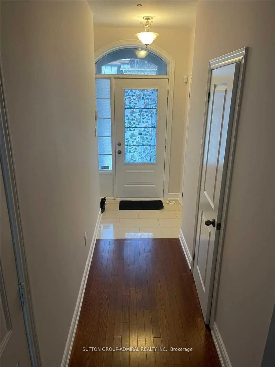 1331 W Major Mackenzie Drive 102, Vaughan, ON L6A 4W4