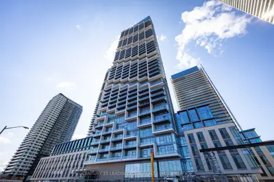 Condo Apartment in Vaughan