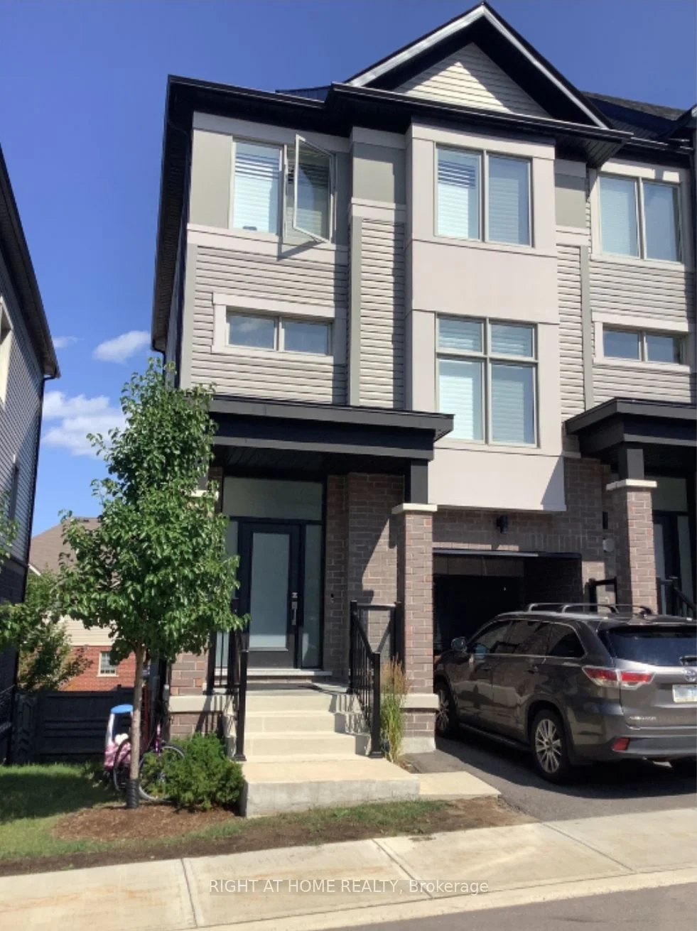 14 Hughes Lane W, New Tecumseth, ON L0G 1W0