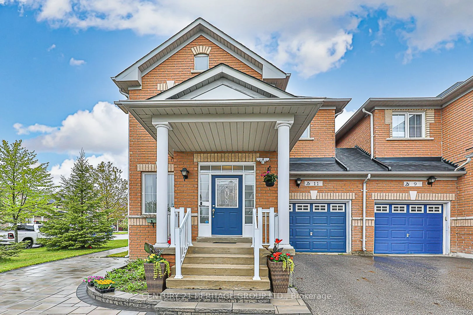 Att/Row/Townhouse in Richmond Hill