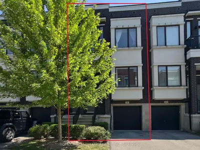 Condo Townhouse in Richmond Hill