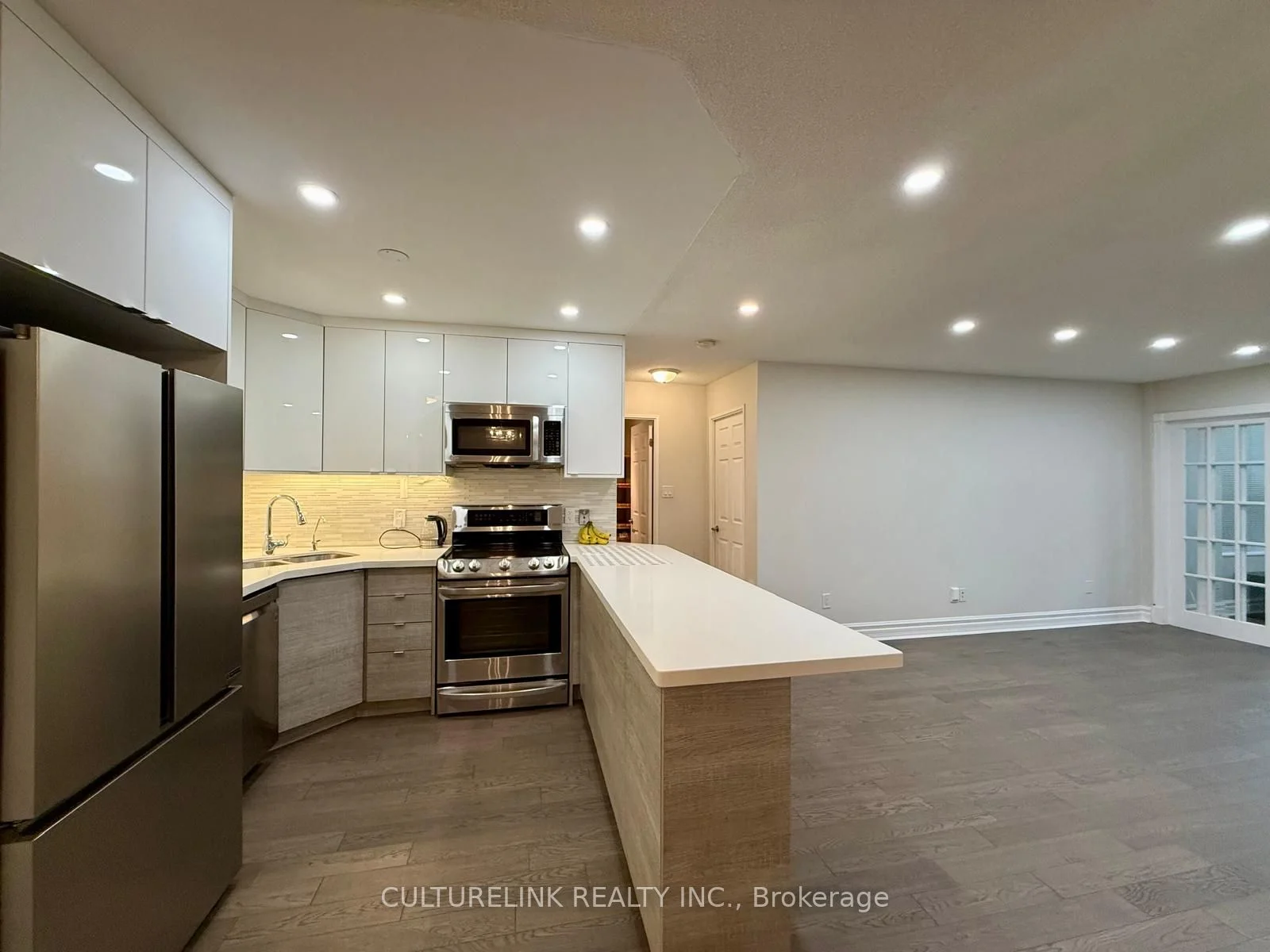 326 Major Mackenzie Drive 108, Richmond Hill, ON L4C 8T4