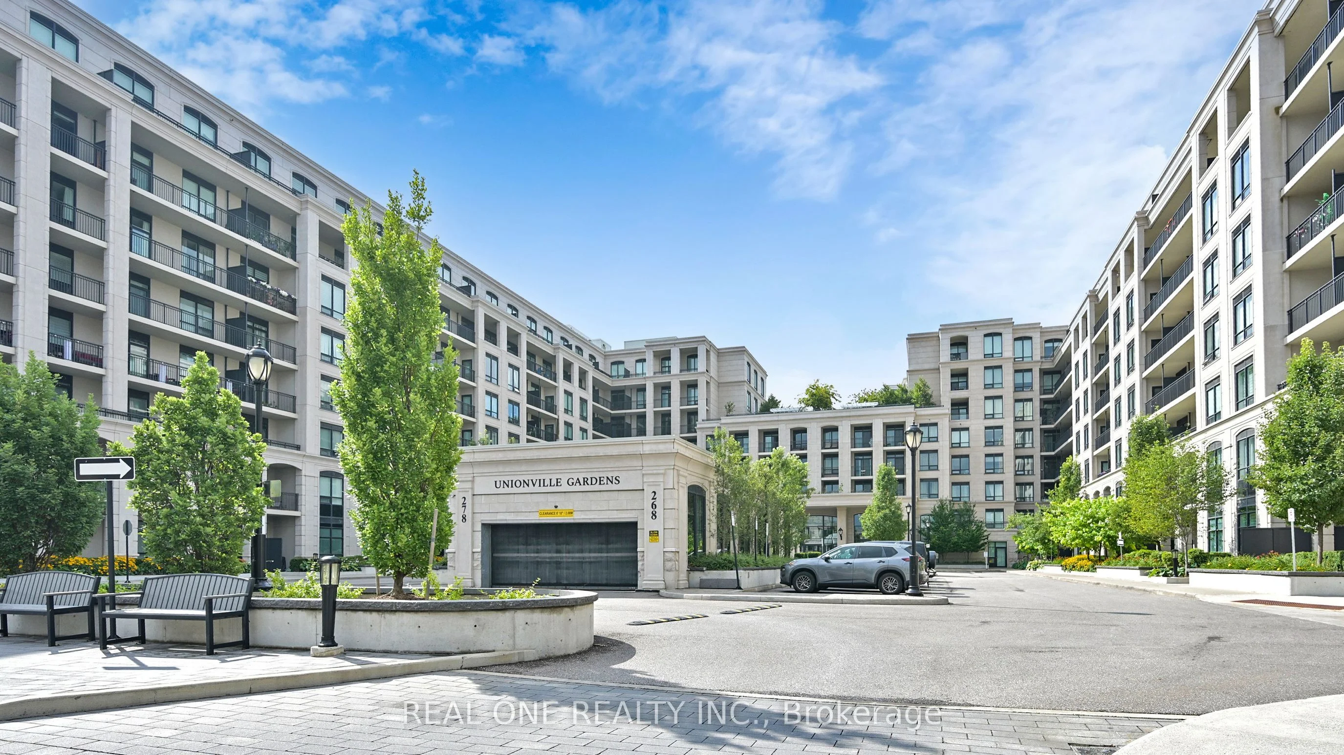 Condo Apartment in Markham