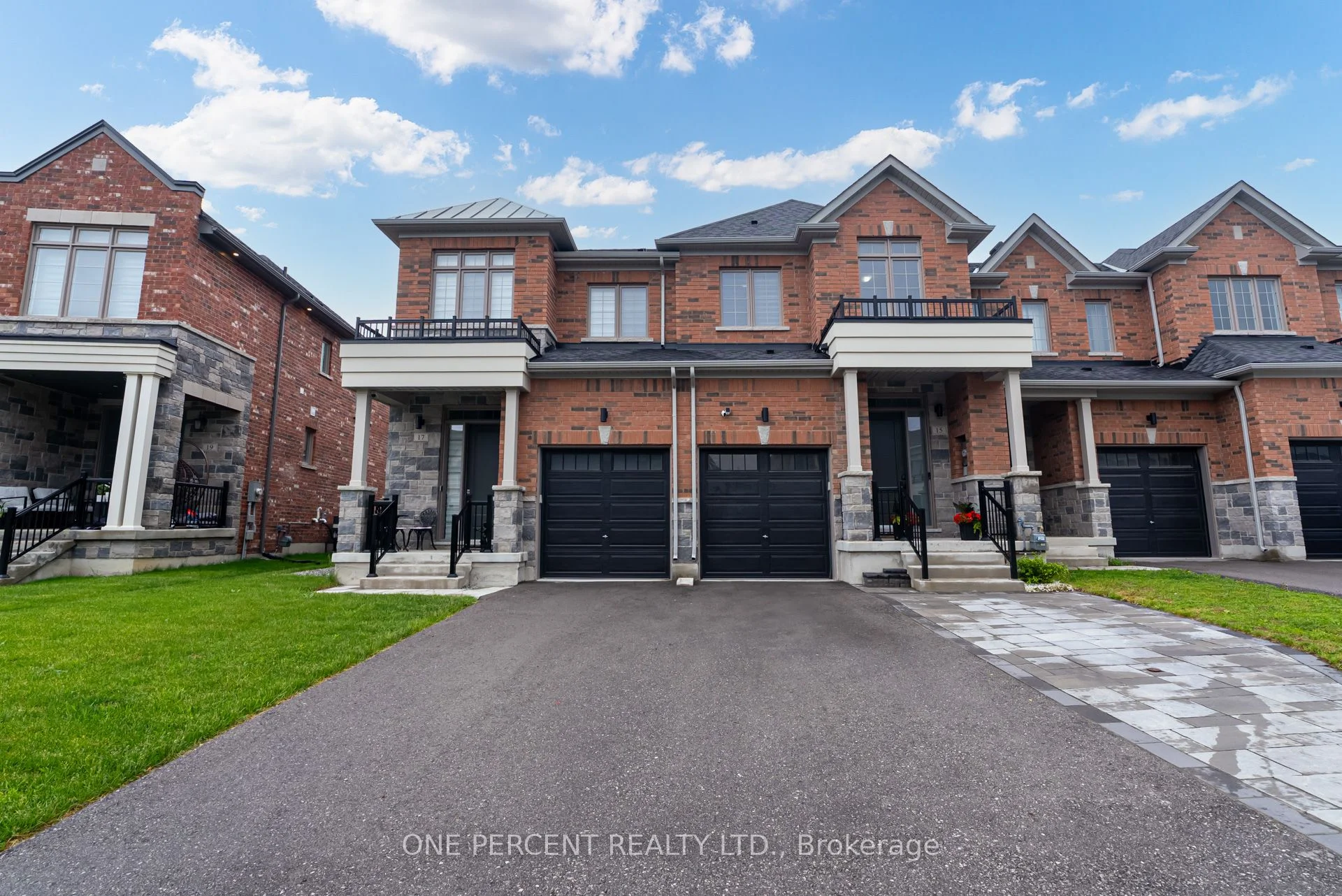Att/Row/Townhouse in East Gwillimbury