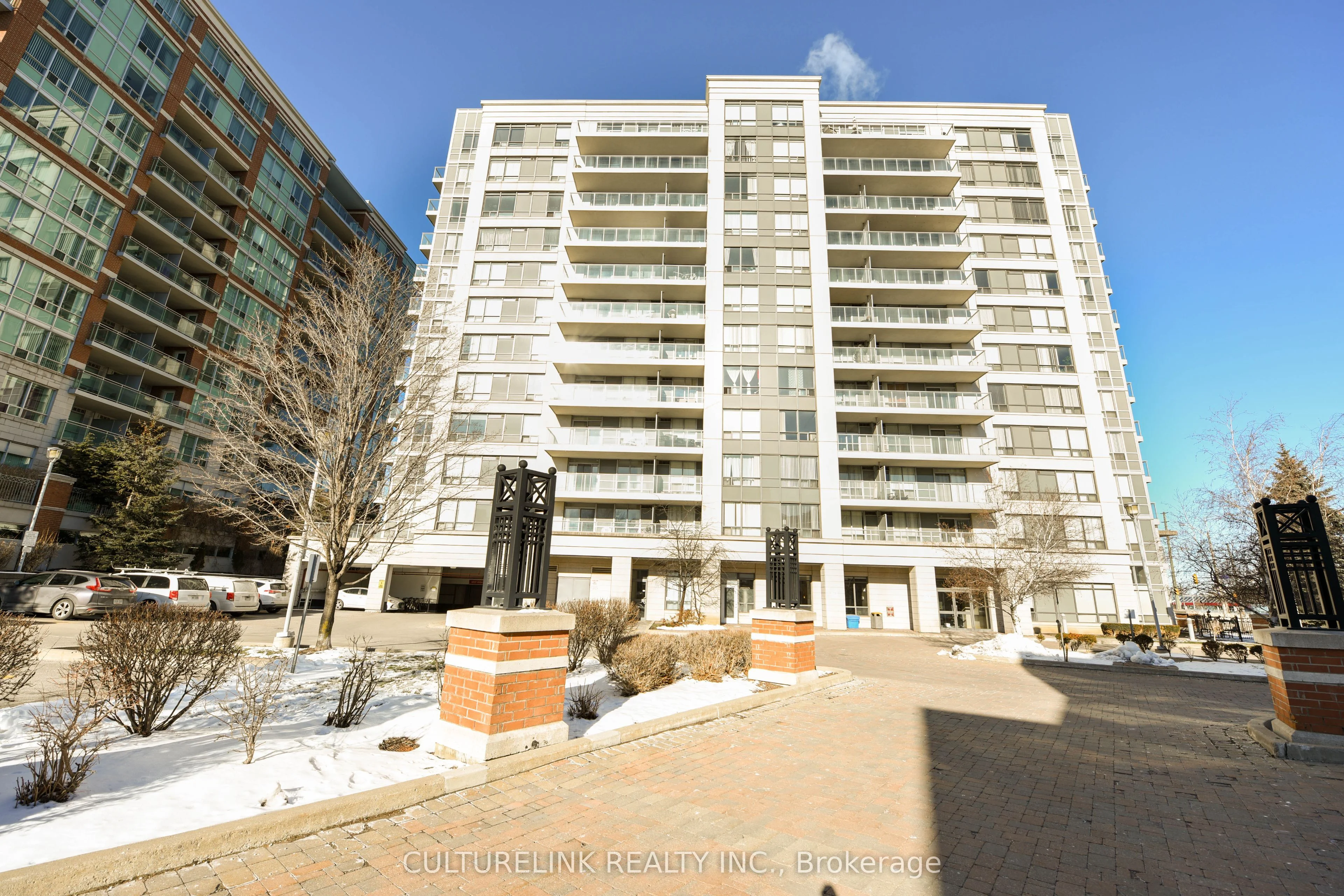 Condo Apartment in Markham