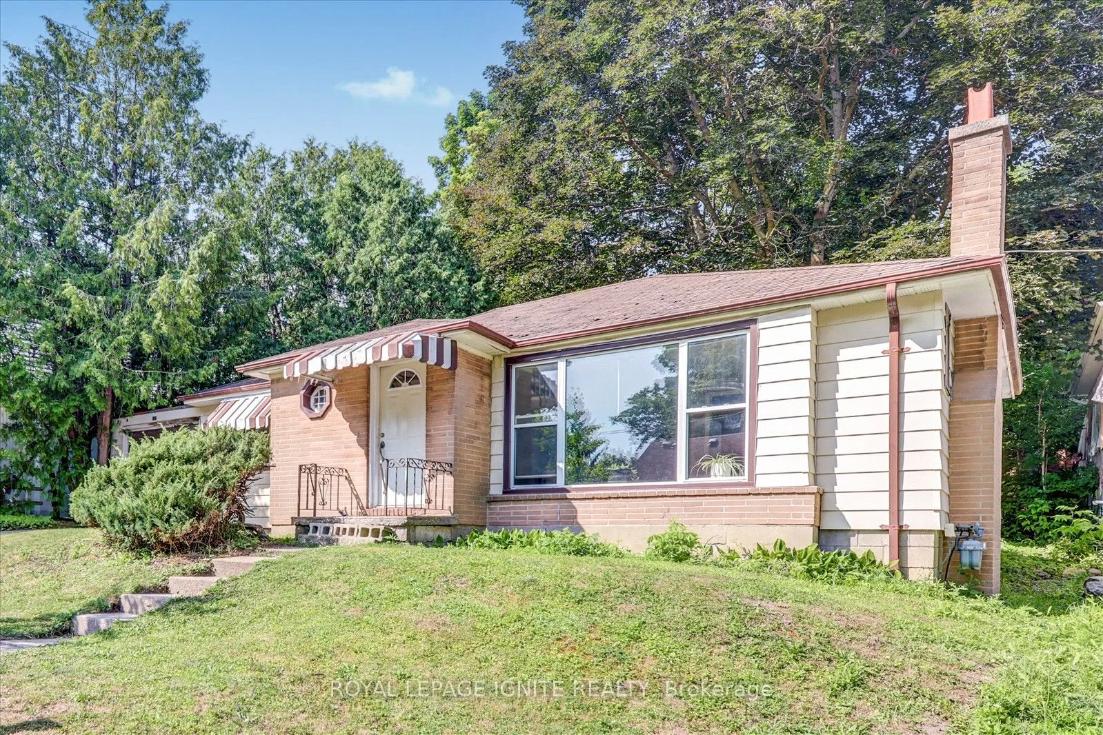 274 Court Street, Newmarket, ON L3Y 3S5