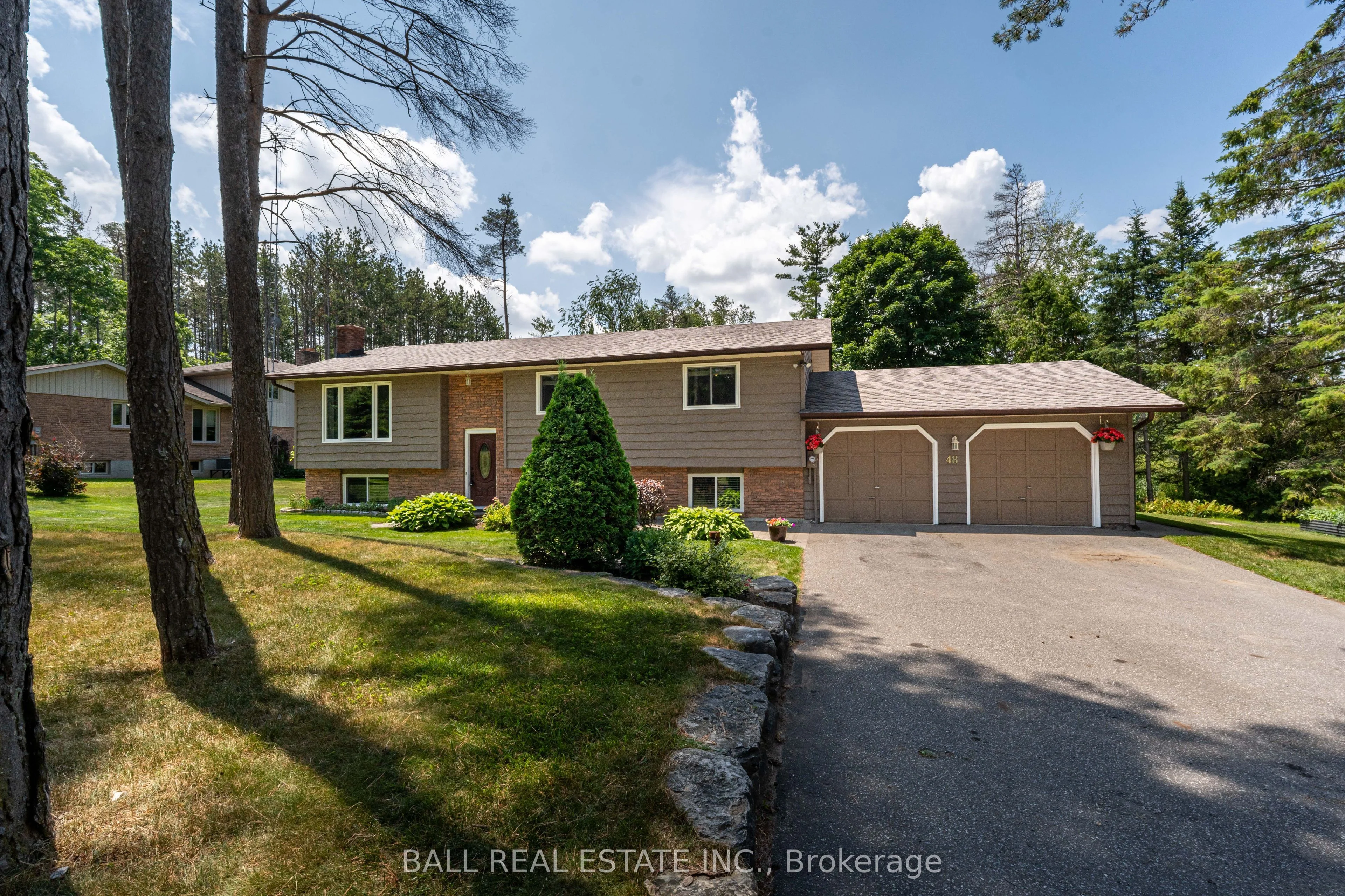 Detached in Brock