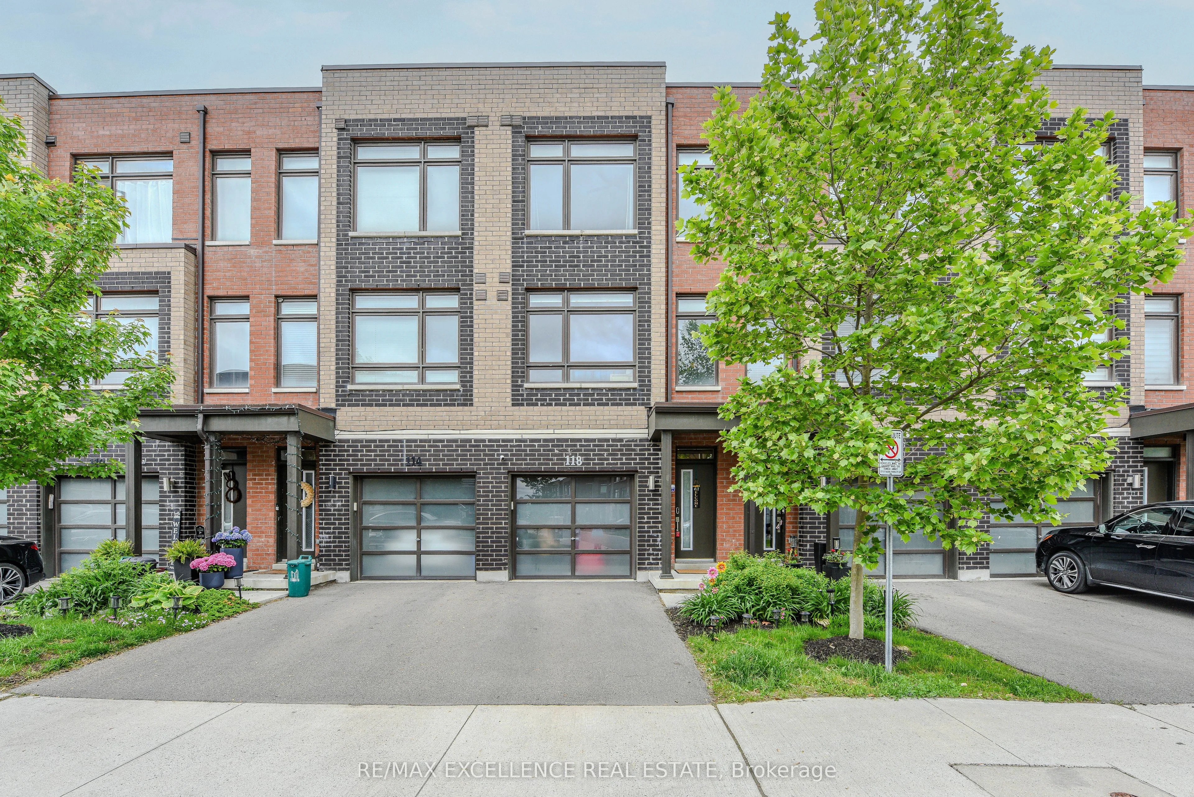 Att/Row/Townhouse in Vaughan