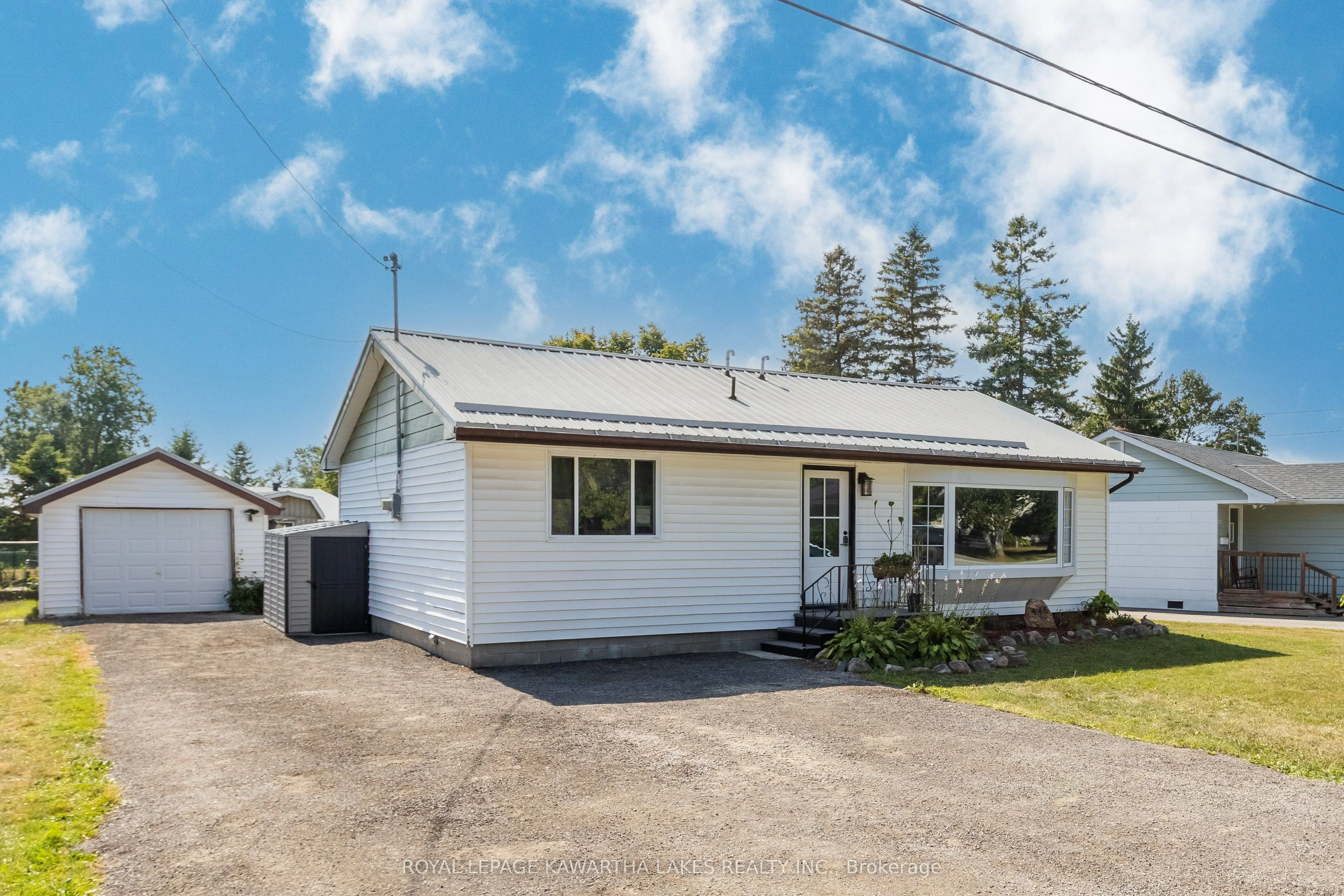 Detached in Brock